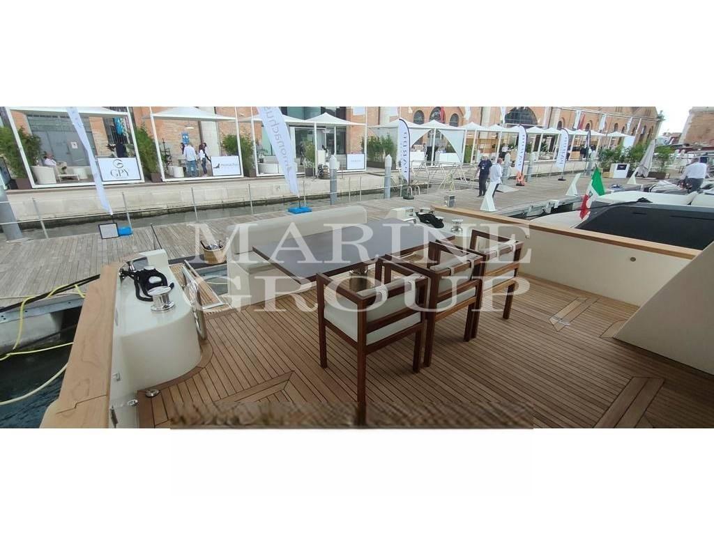 monachus yachts My-70f fly