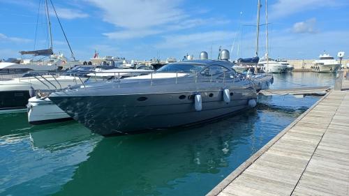 Pershing 50'