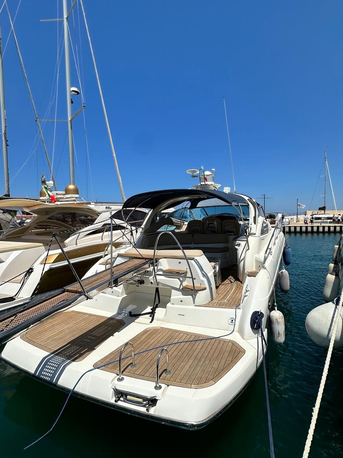 Mediterrane 43 open top