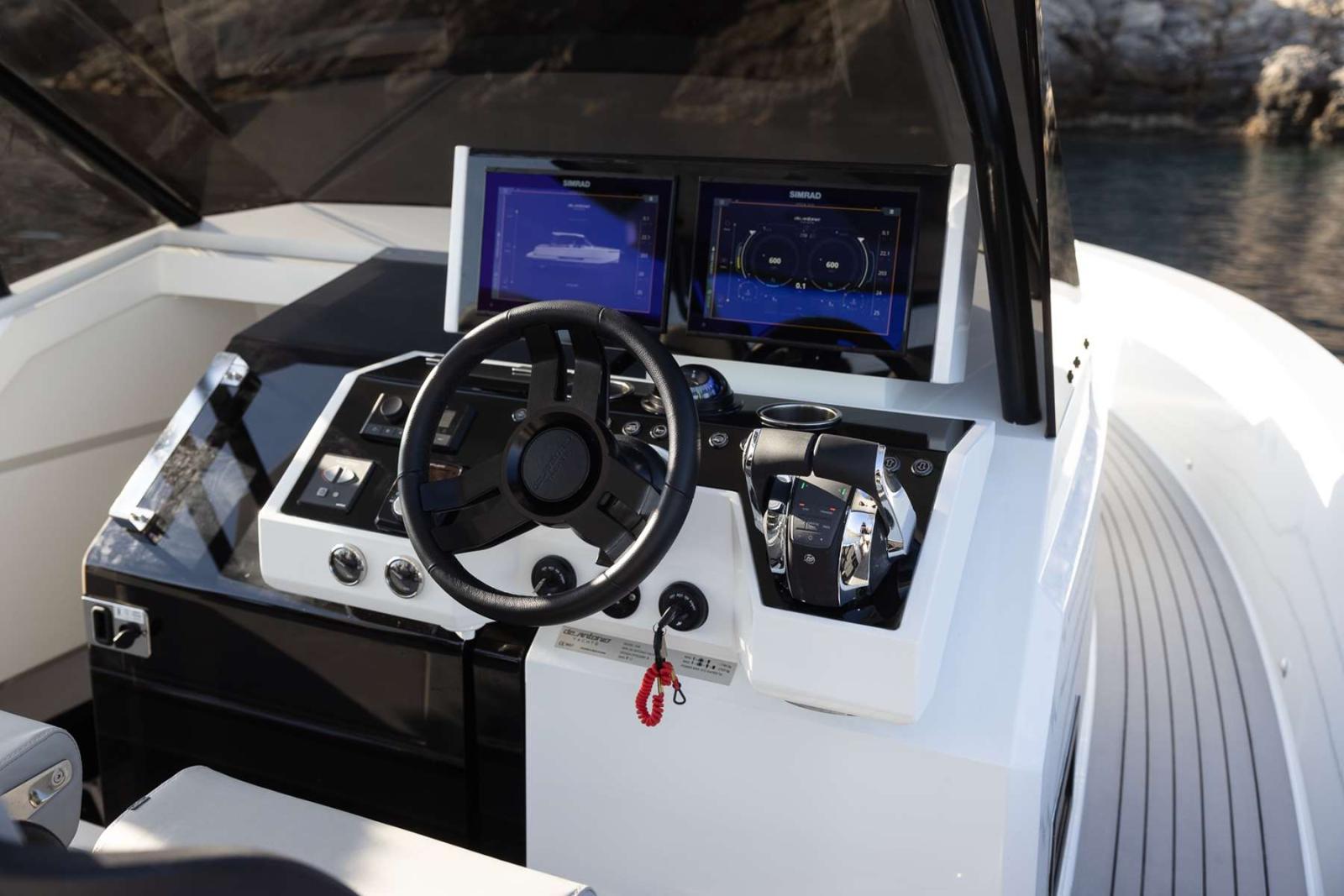 de antonio yachts D36