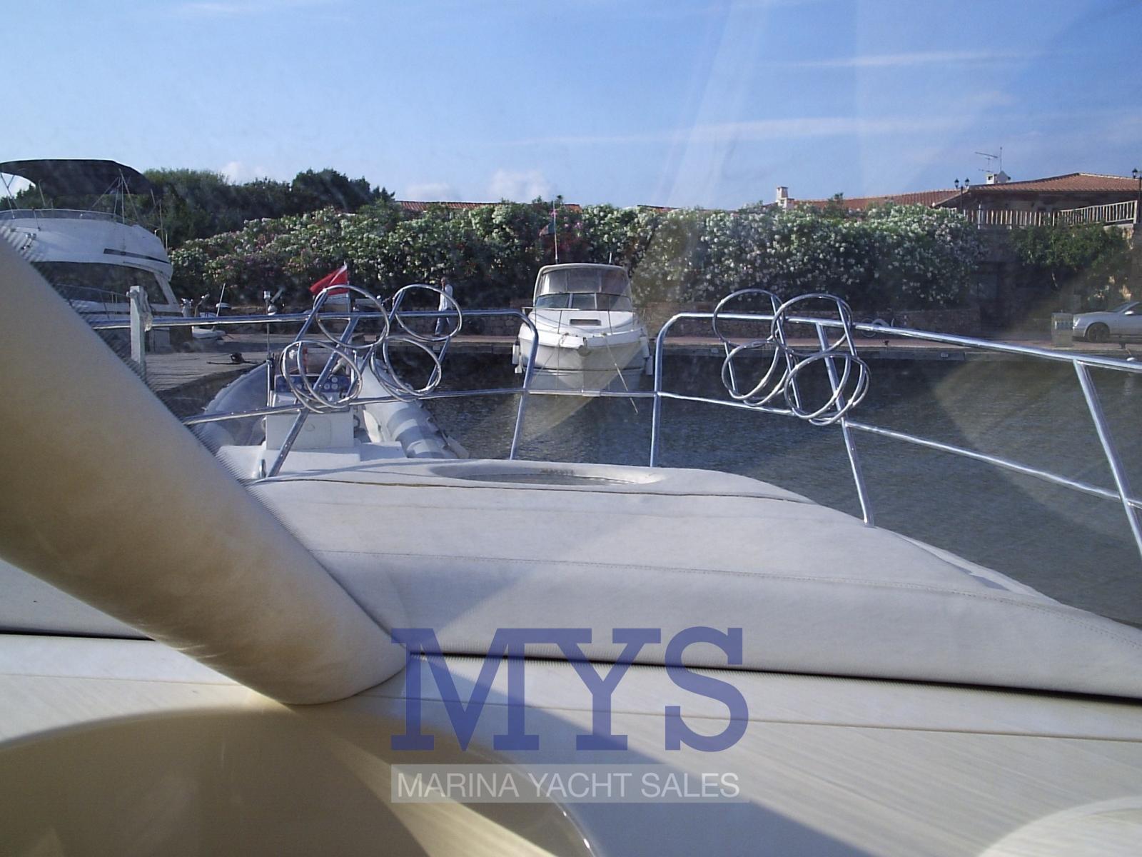 galeon 330 fly