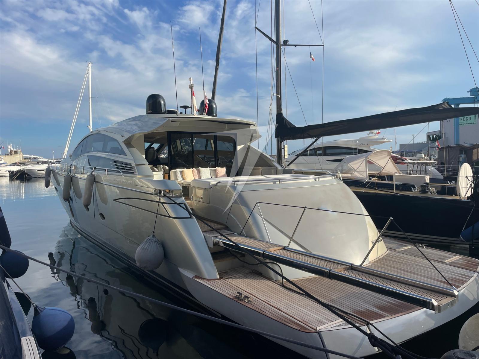 pershing 80
