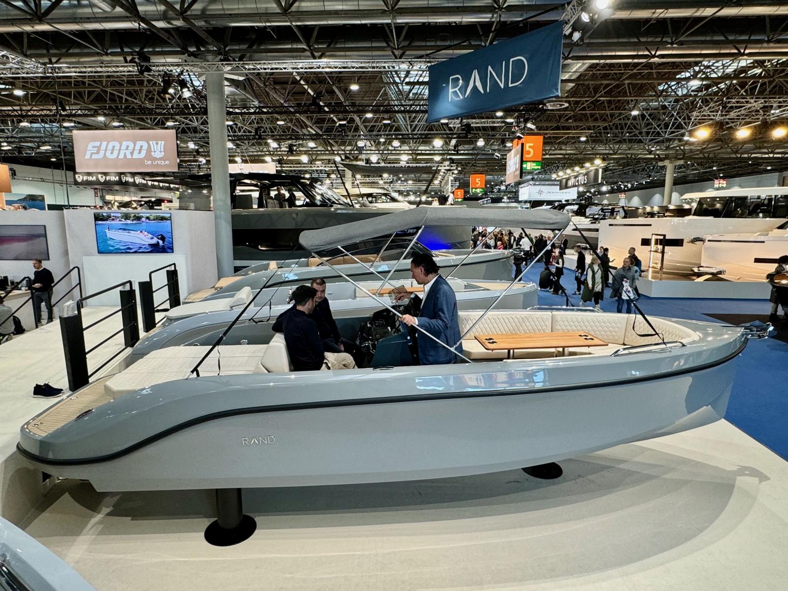 rand boats Play 24