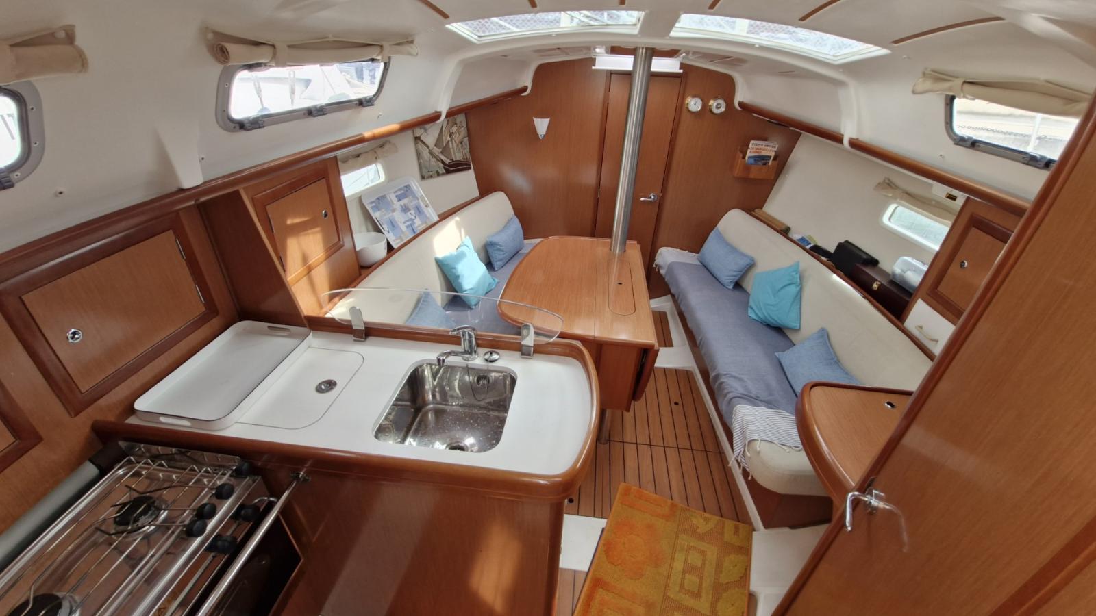beneteau Oceanis 323