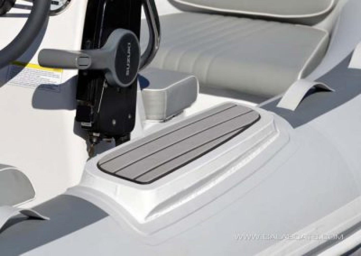 gala boats V330h