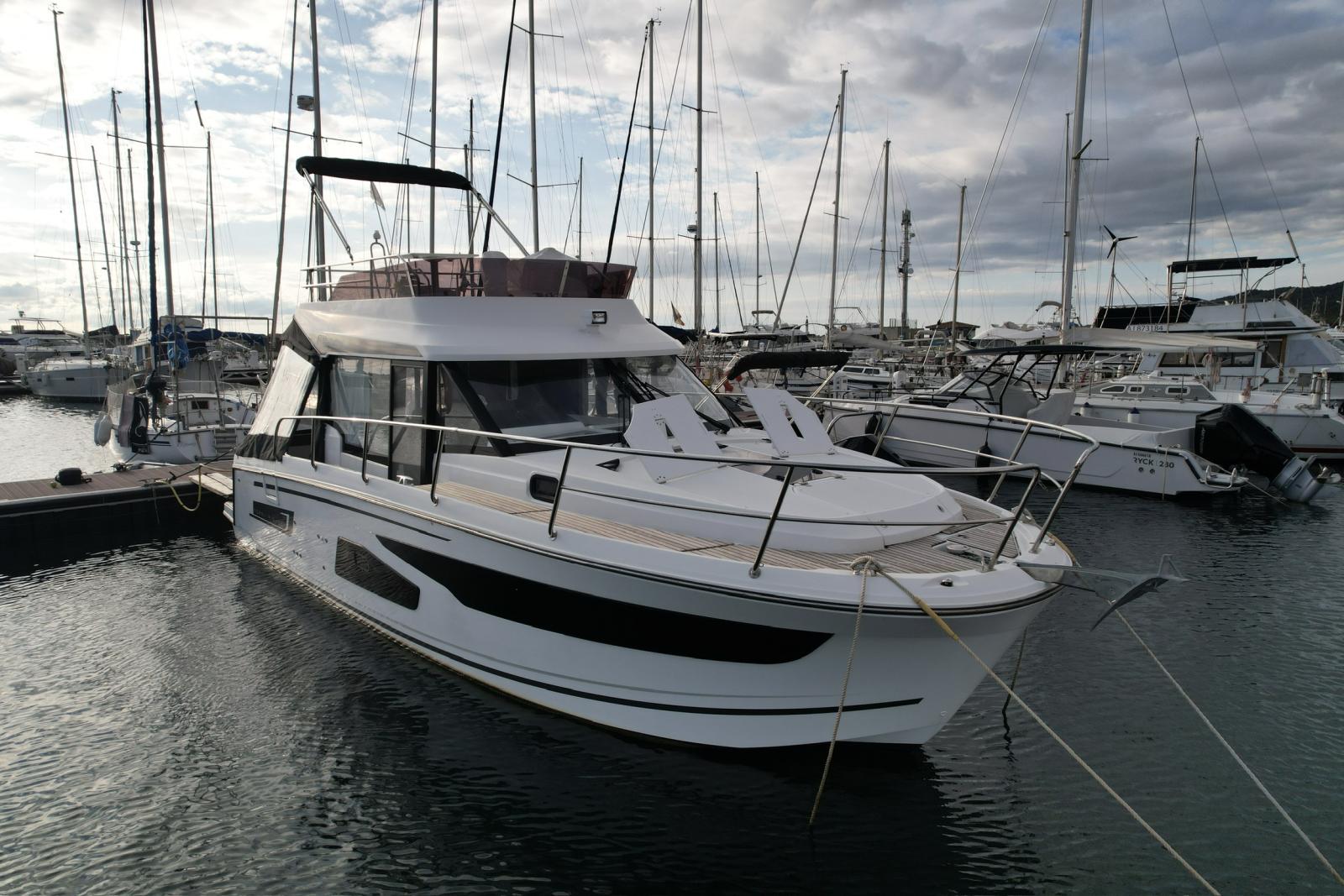 jeanneau Merry fisher 1095 fly