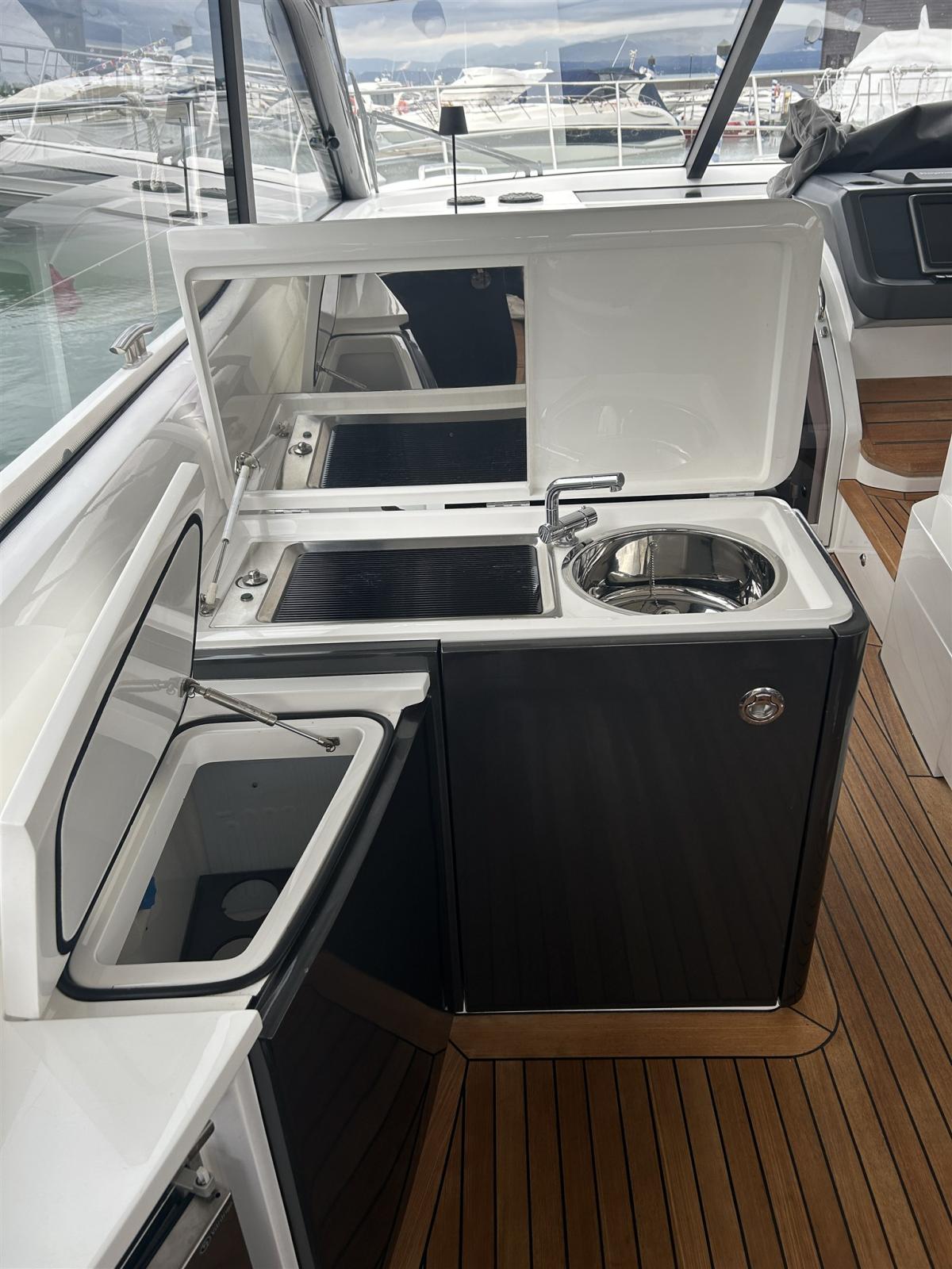 princess yachts V 48 open