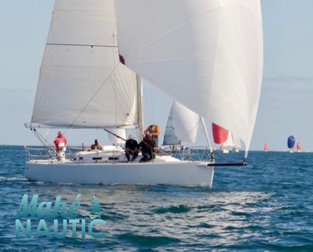 j boats J109