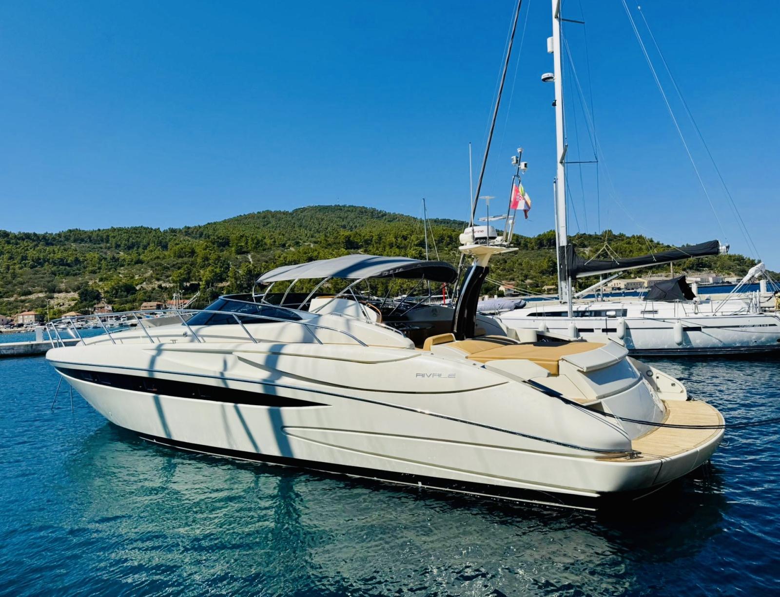 riva 52 rivale