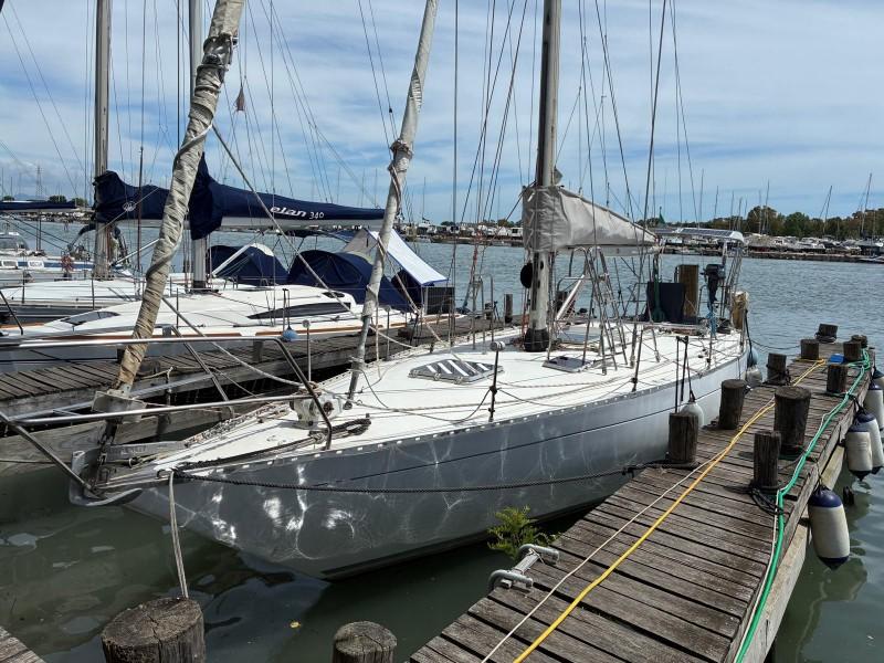 fiberglass Orca 43