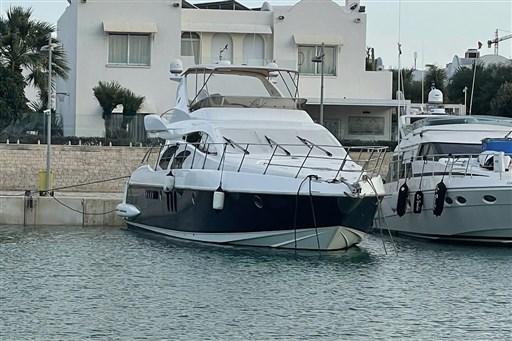 azimut 62