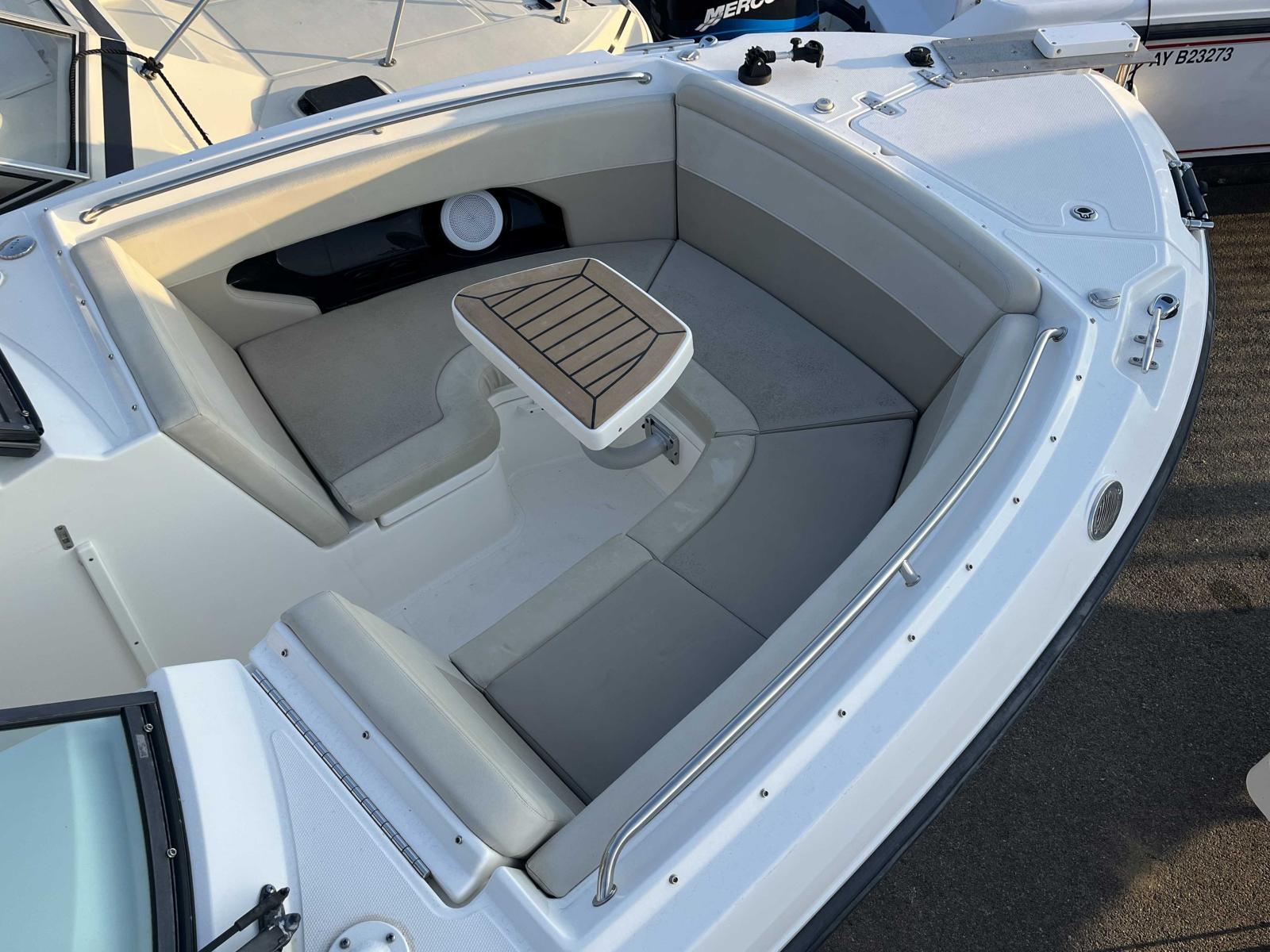 boston whaler 240 vantage