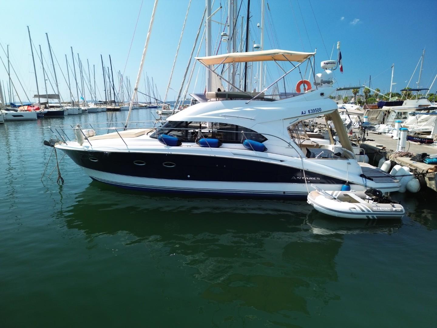 beneteau Antares 42