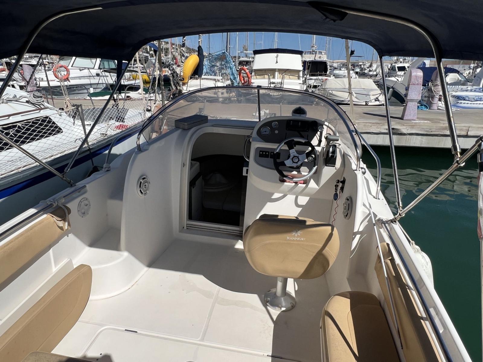 jeanneau Cap camarat 715