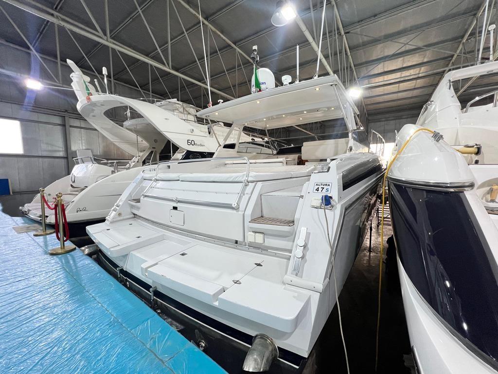 ferretti yachts Altura 47 open
