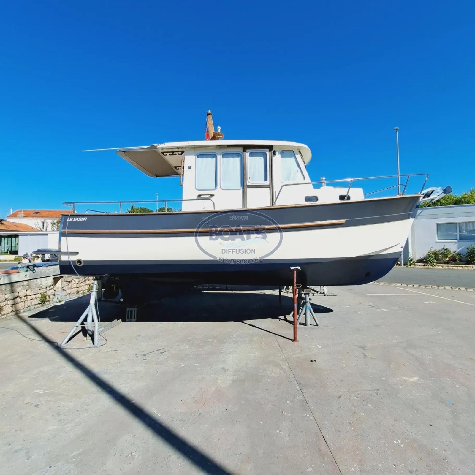 rhea marine Rhea 28