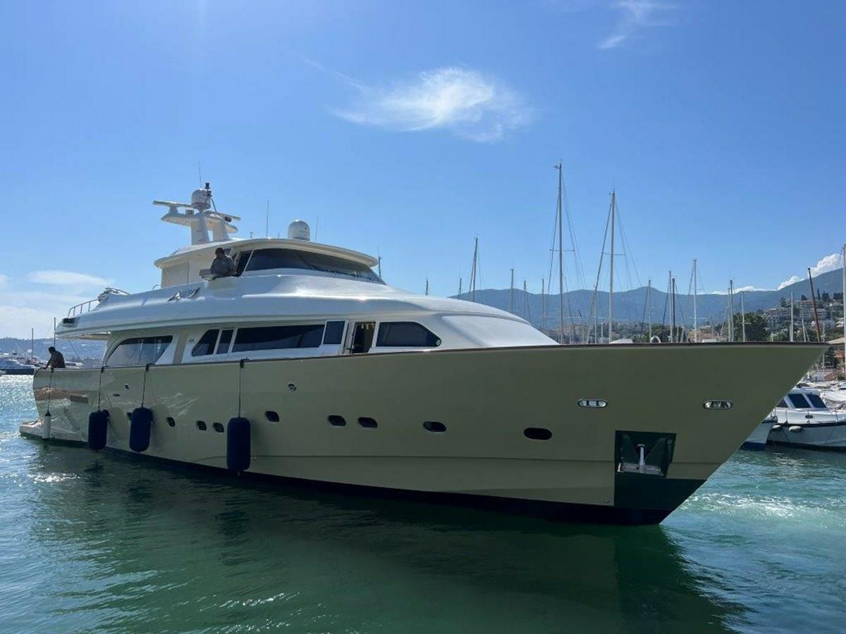 custom line Navetta 27