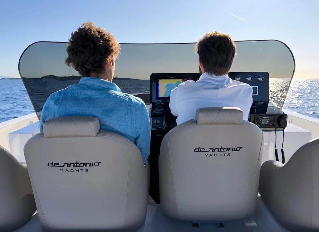 de antonio yachts D42