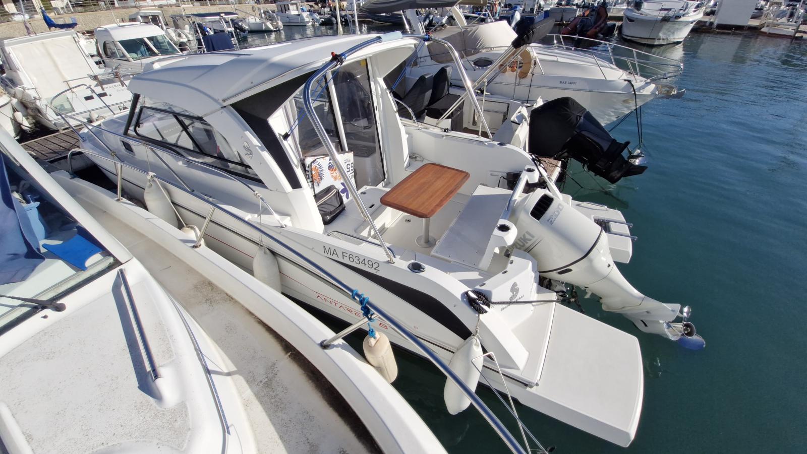 beneteau Antares 8 ob