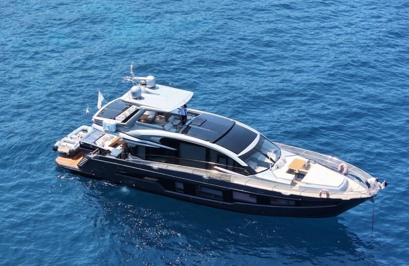 galeon yacht Galeon 700 skydeck