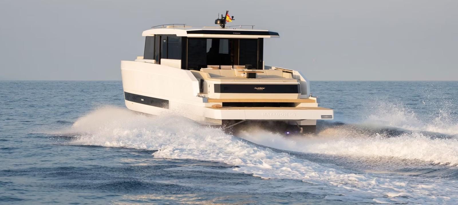 de antonio yachts D60