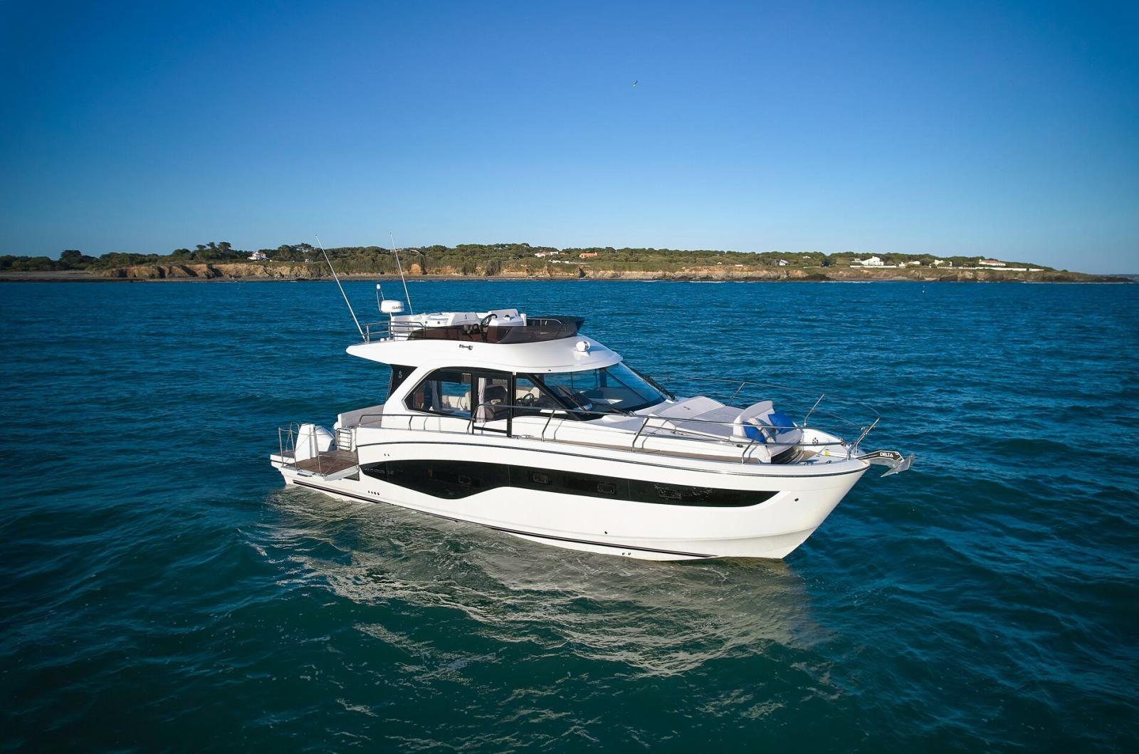beneteau Antares 12 fly