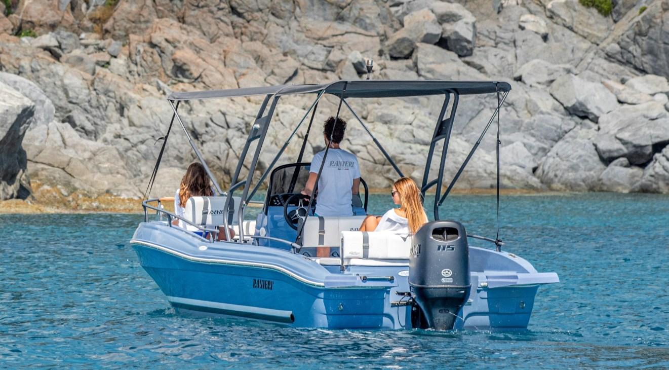 ranieri cantiere Ranieri azzurra