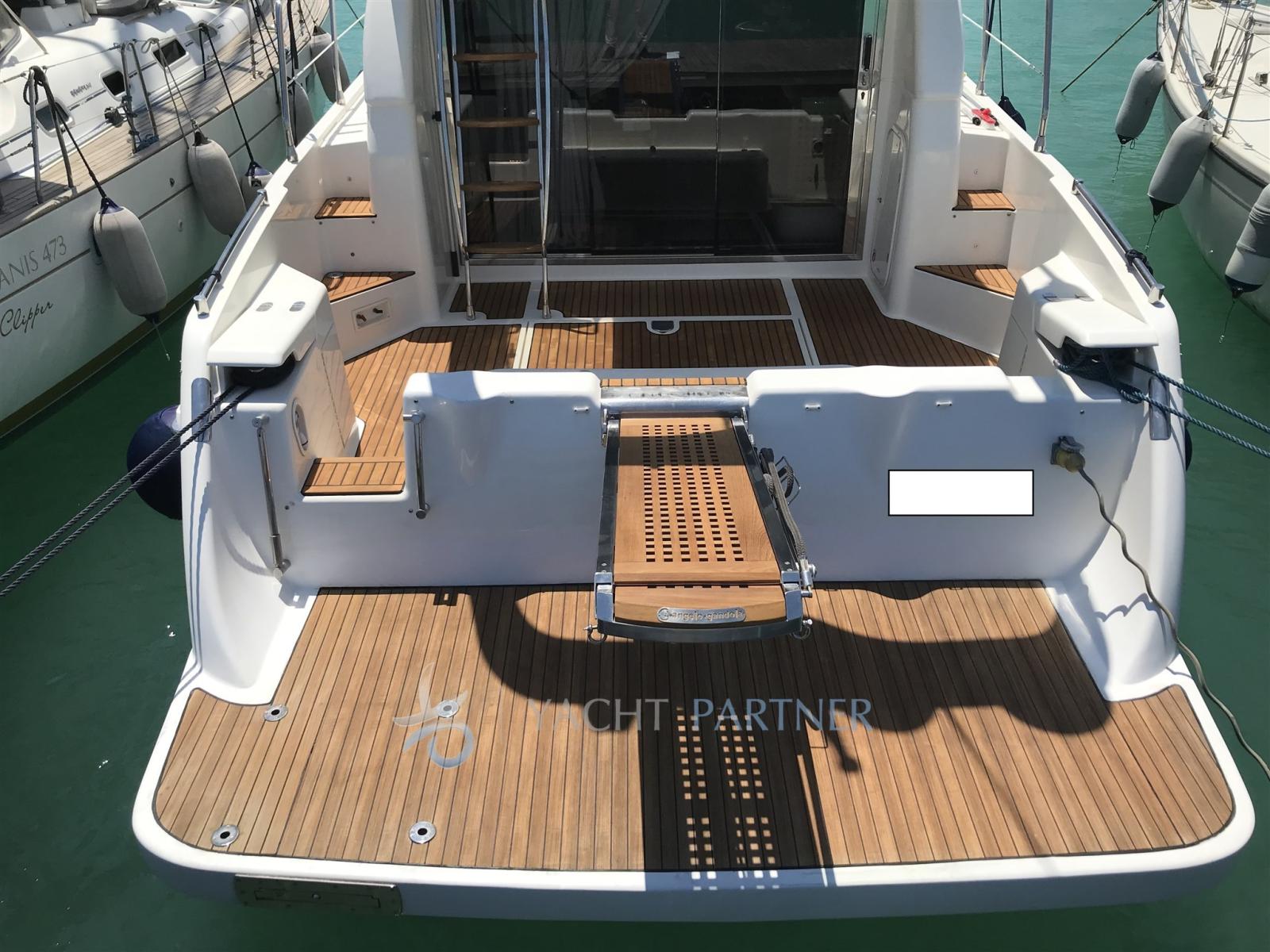 azimut Az 40