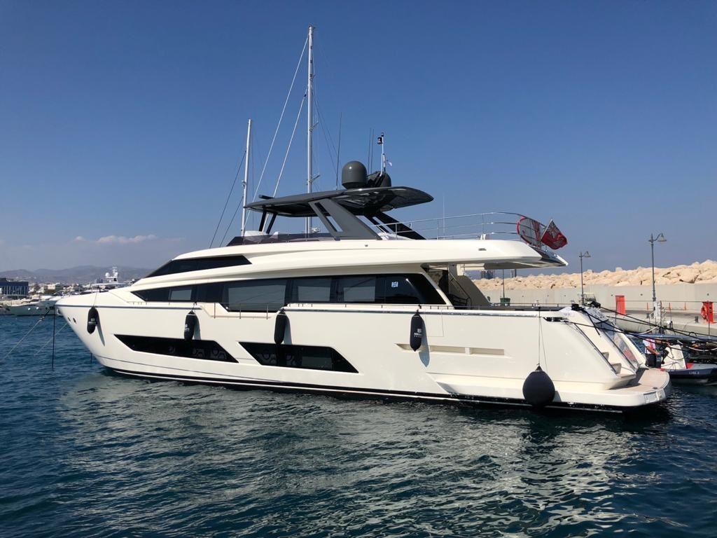 ferretti yachts 850