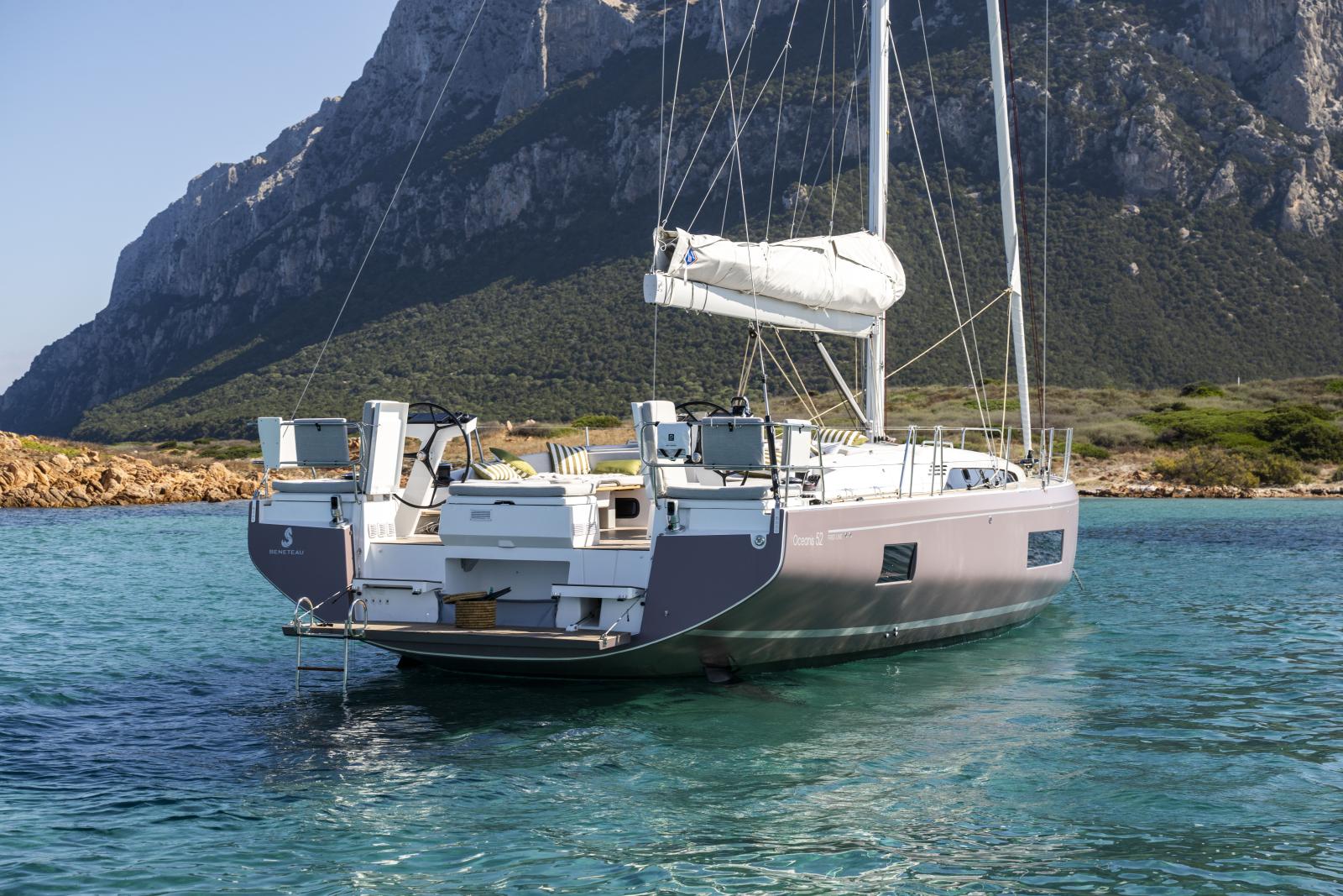 beneteau Oceanis 52