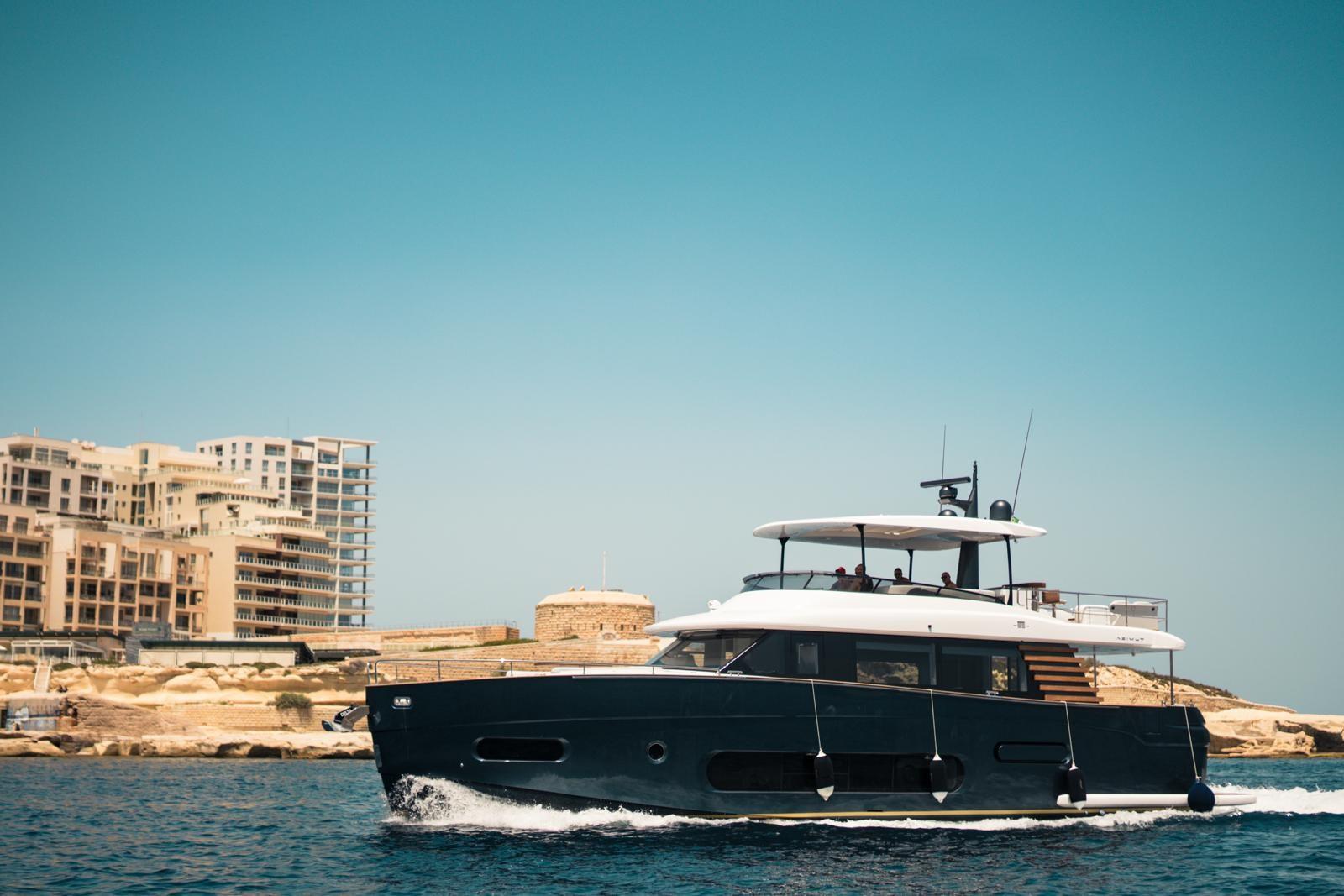 azimut Magellano 66