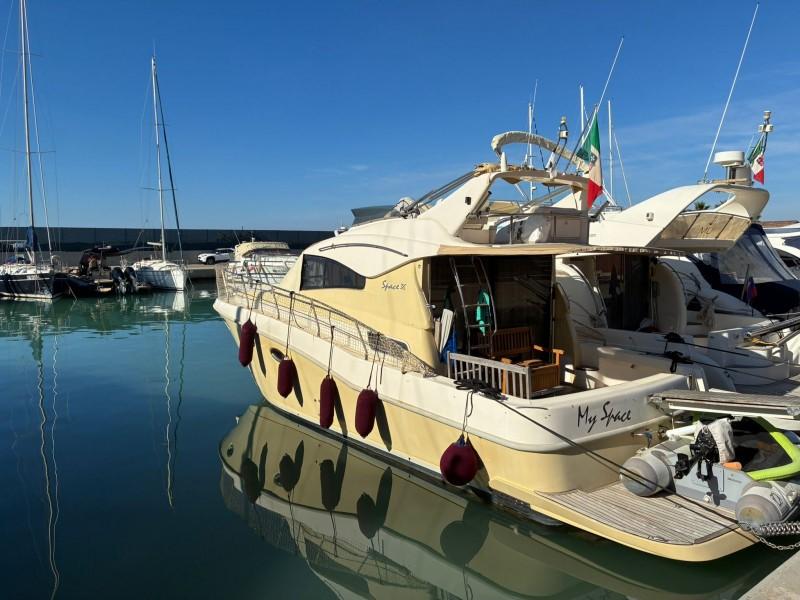 cantieri di livorno Space 36 fly