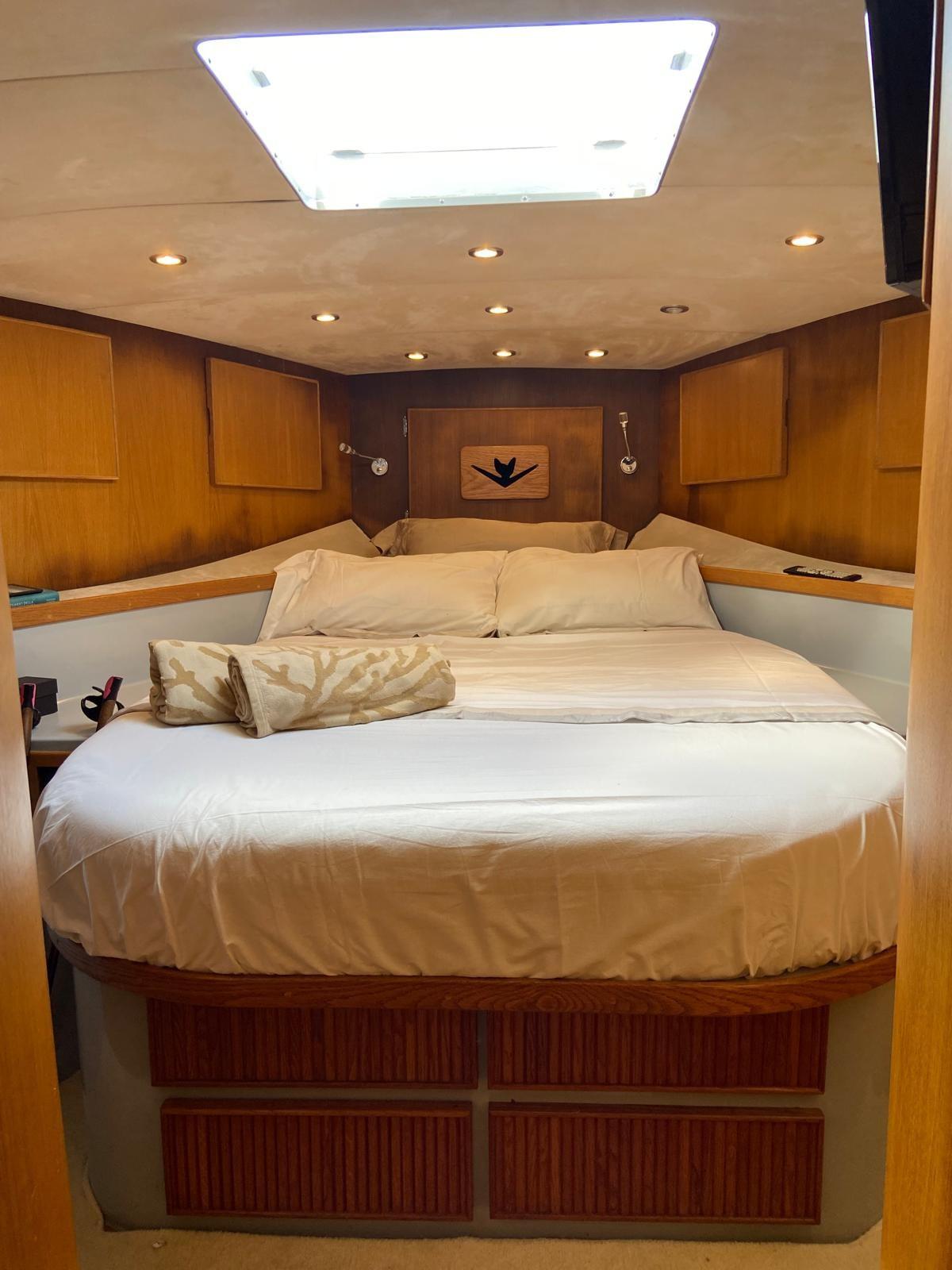 bertram yacht 37' convertible