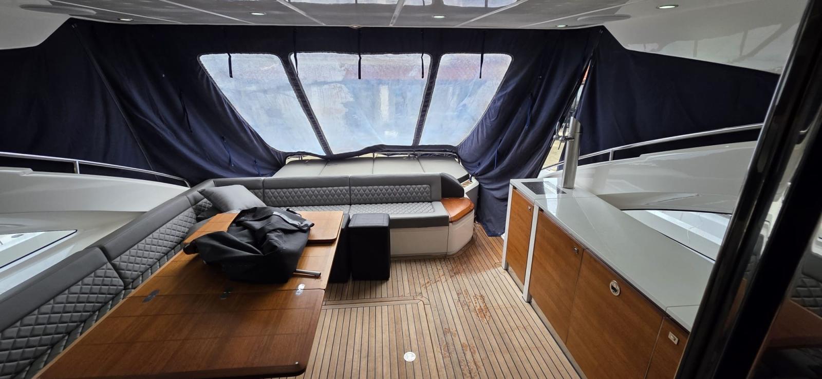 princess yachts V72