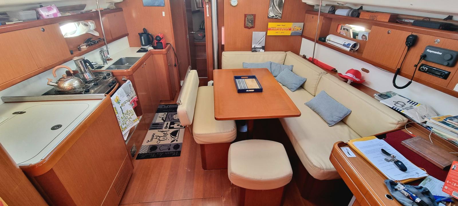 beneteau Oceanis 43