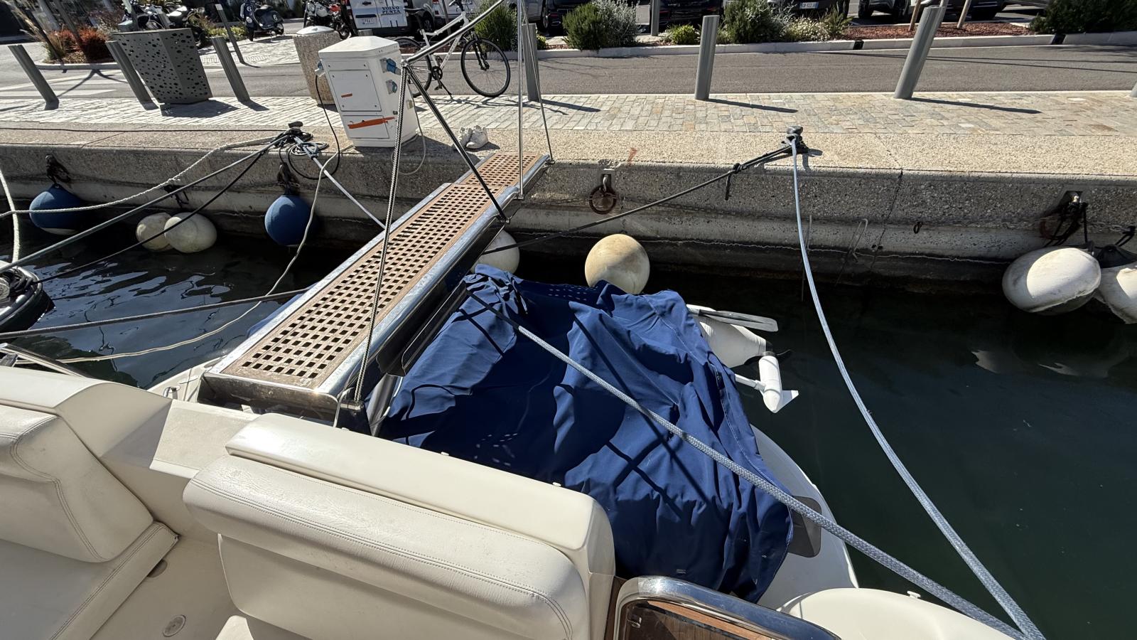 azimut 46