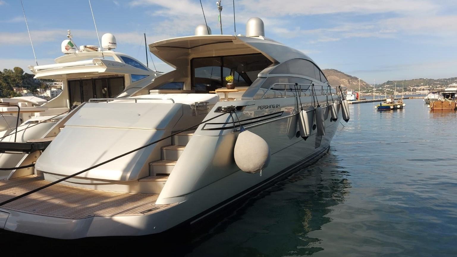 pershing Pershing 64'