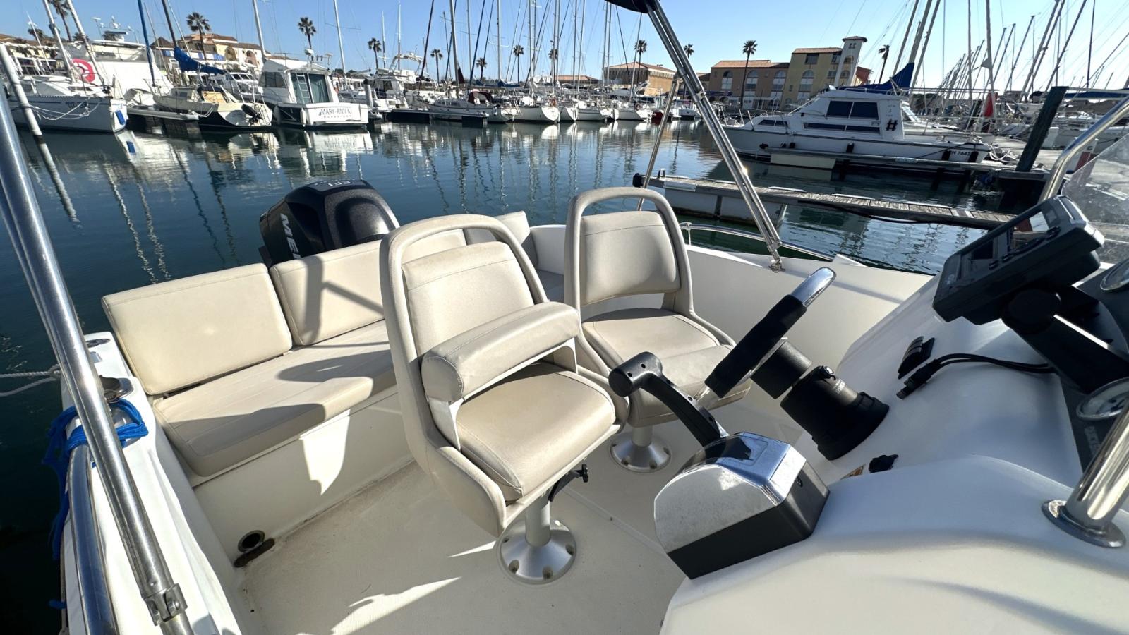 quicksilver Activ 535 open