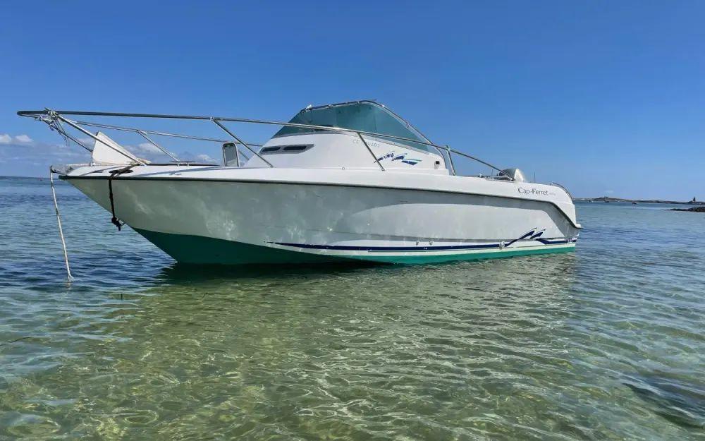 b2 marine Cap ferret 650