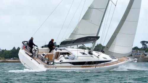 Bavaria yachts c42 stock modele 2024 avec options pret a partir
