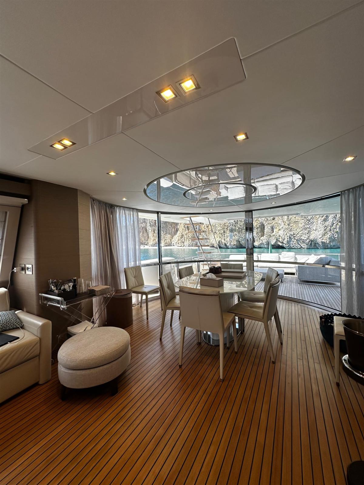 custom line Navetta 28
