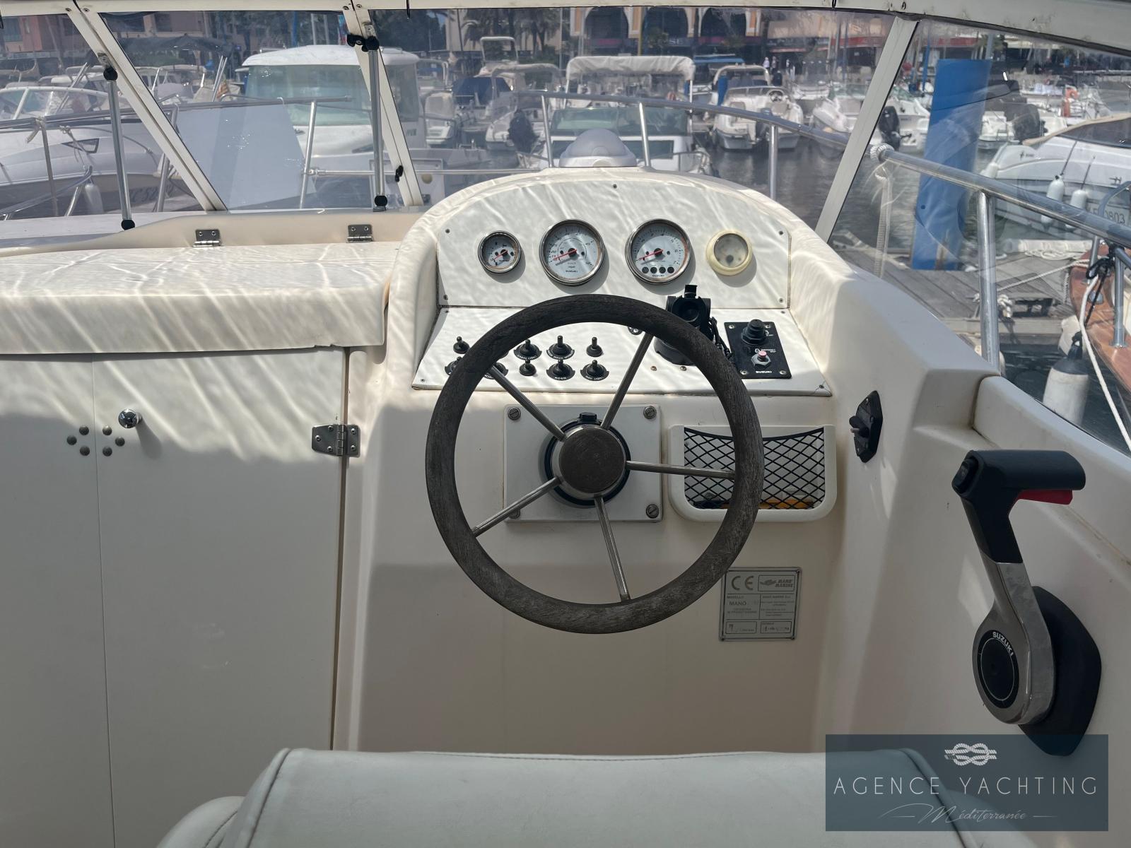 manò marine 22.52 cabin