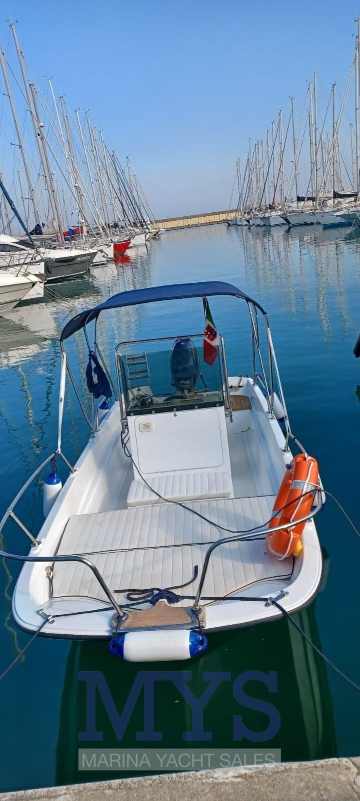 boston whaler 17 montauk