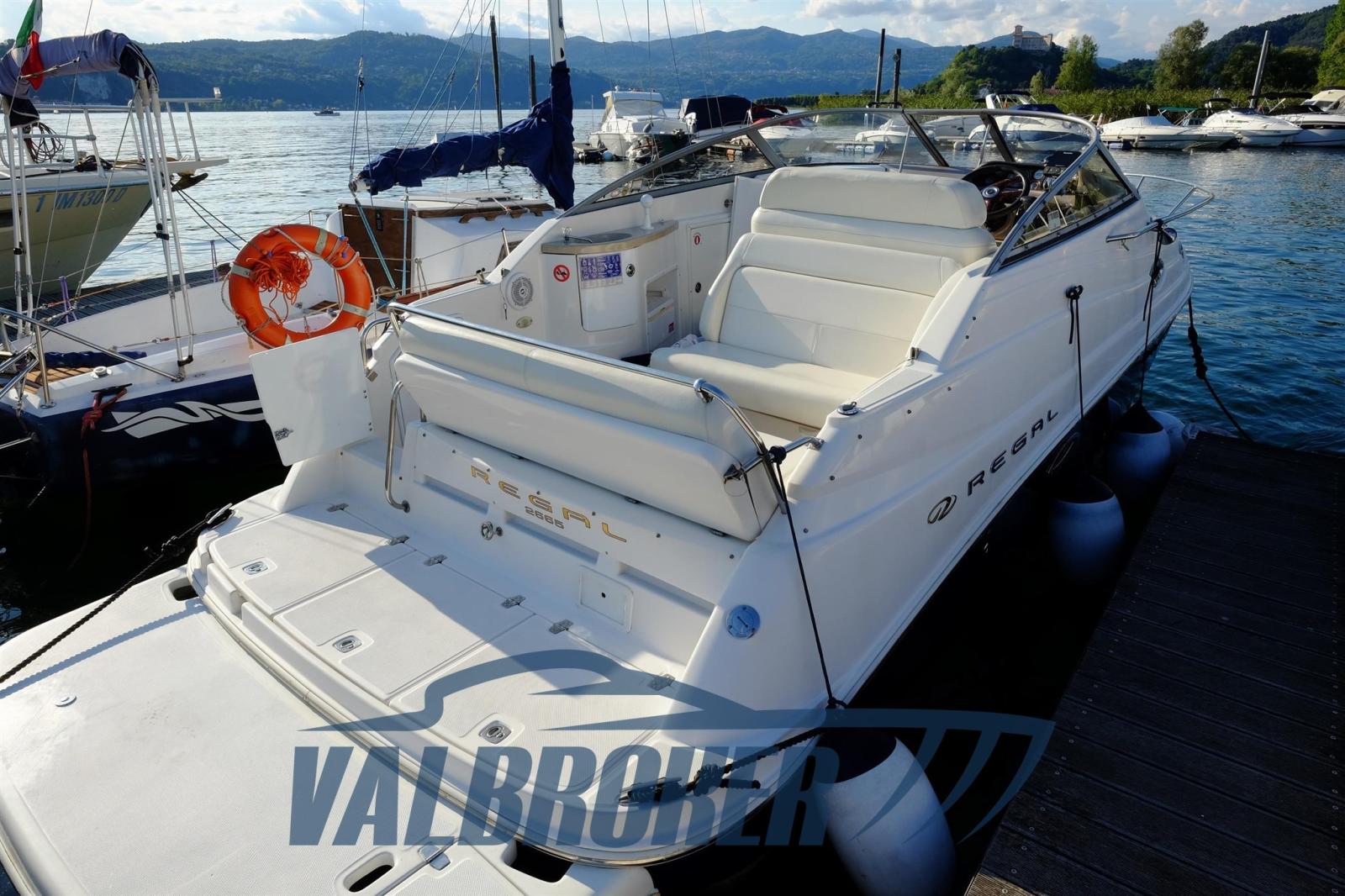 regal marine Commodore 2665