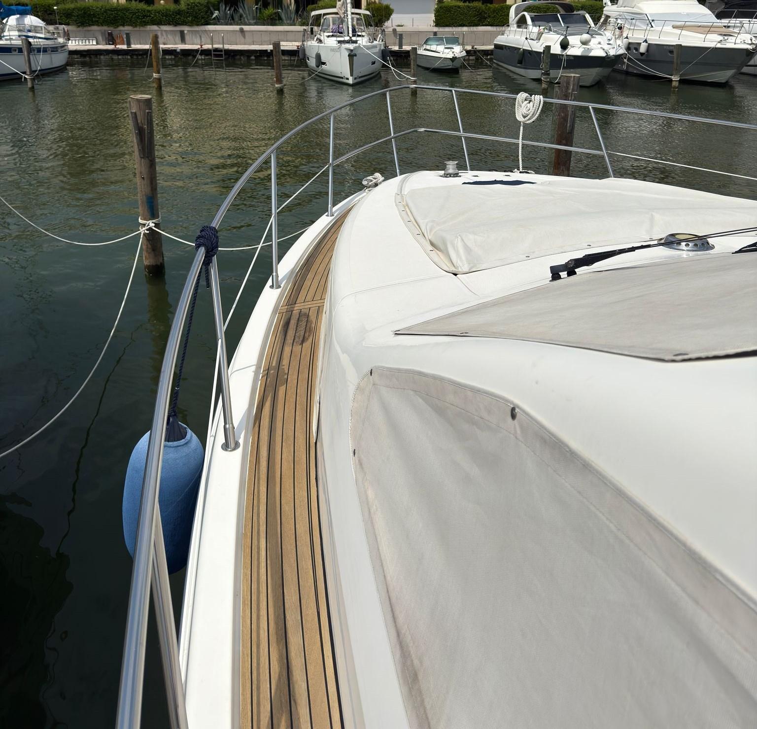 azimut 46