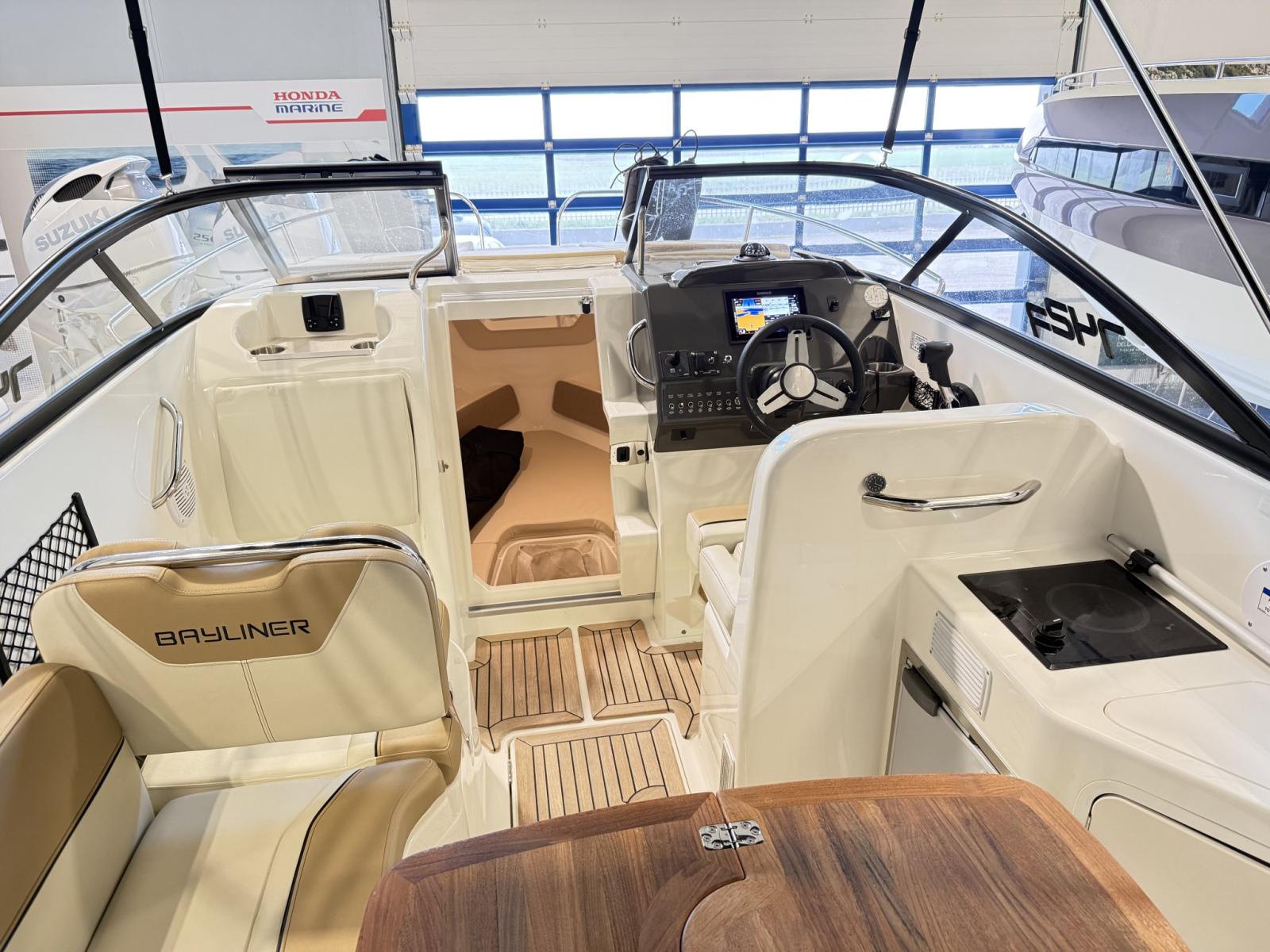 bayliner 742r cuddy cabin