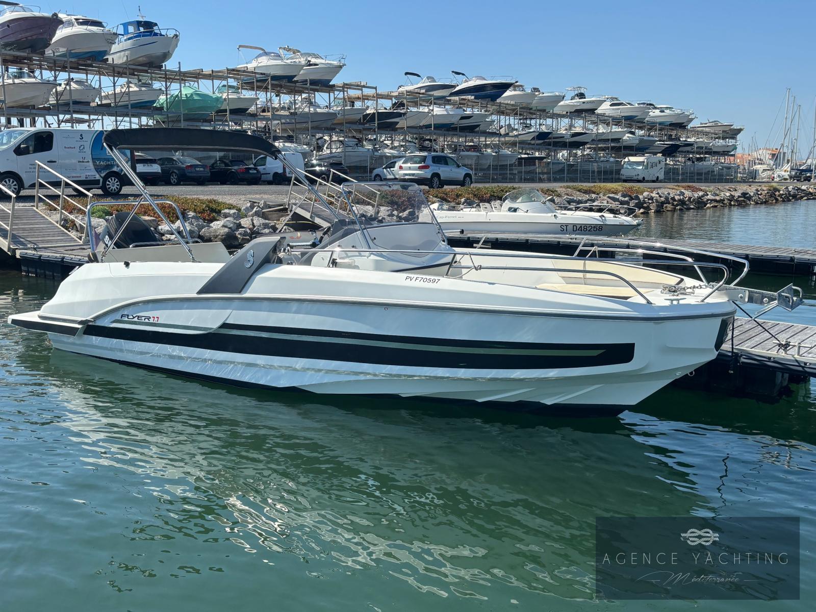 beneteau Flyer 7.7 space deck