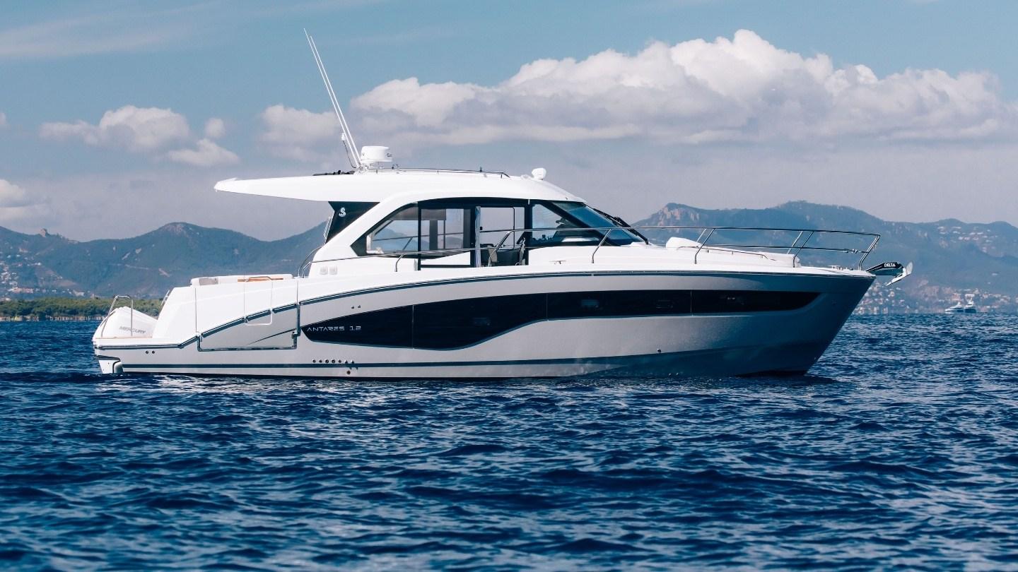 beneteau Antares 12 coupé