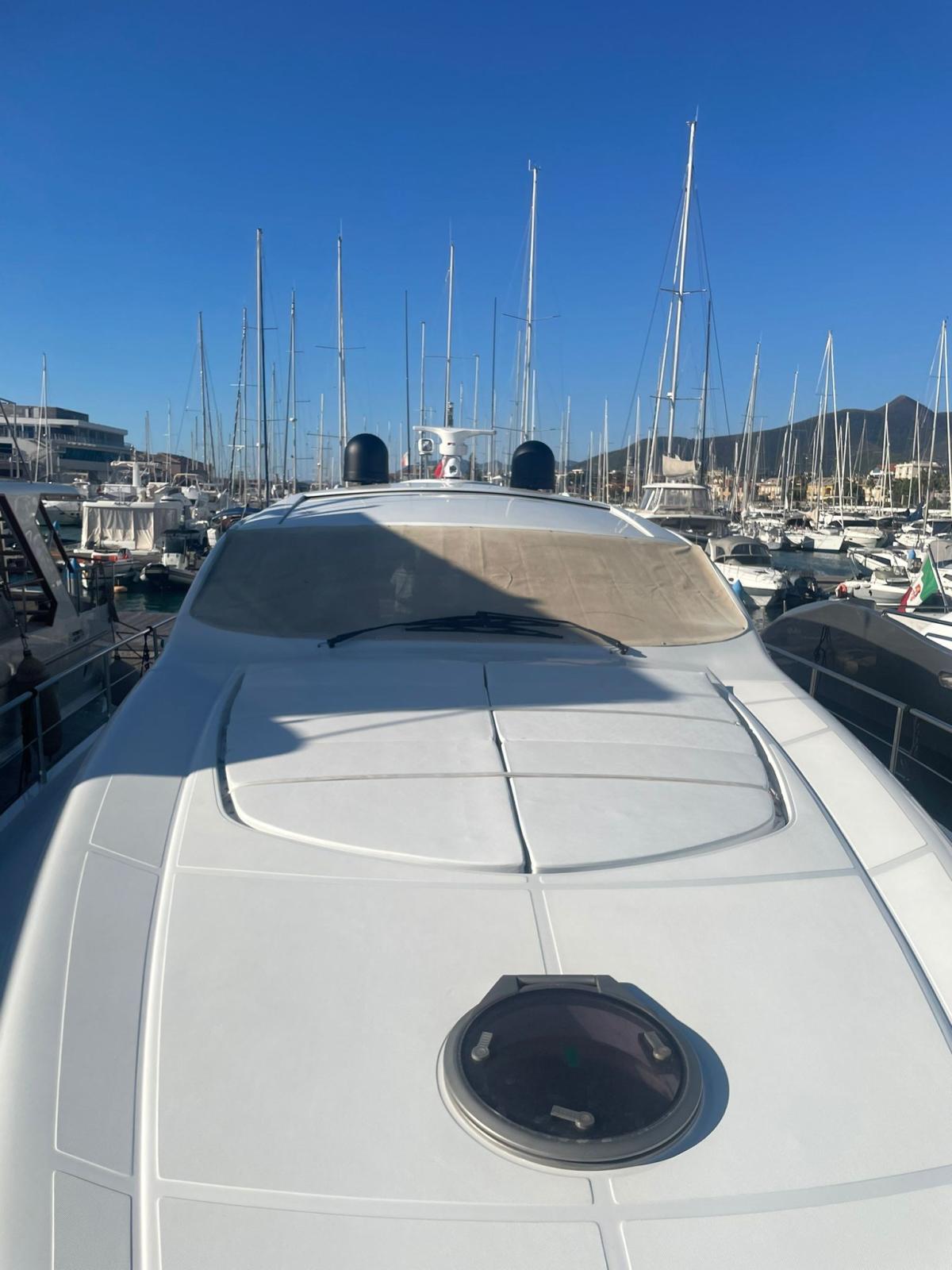 pershing 62