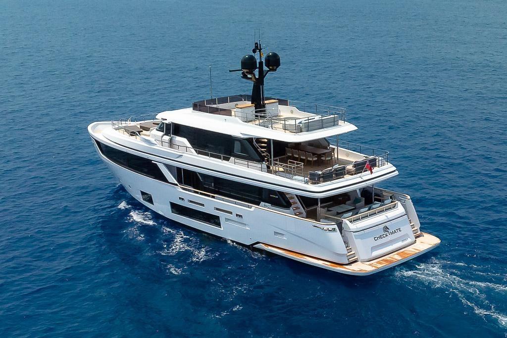 custom line Navetta 30